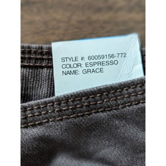 NWT L.E.I. Ashley Trouble Capris Sz 9 - Picture 4 of 13